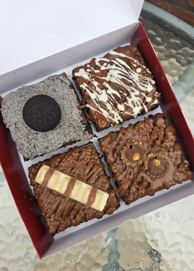 Box de Brownies premium con 4 sabores